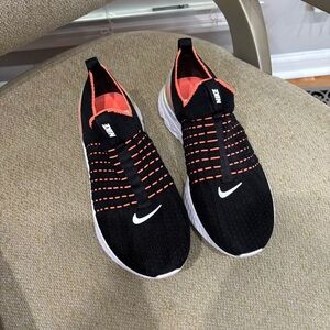 Nike Flyknit Phantom Slip on Shoes